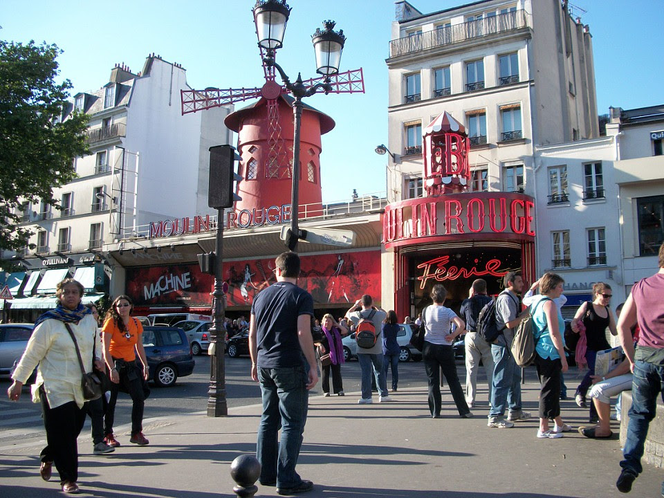 Moulin-Rouge-Paris